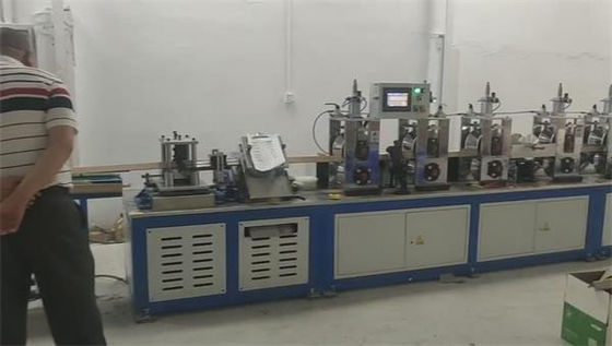 Macchina automatica per la produzione di protettori di bordo a profilo L 15,3 kW 40 m/min Velocità